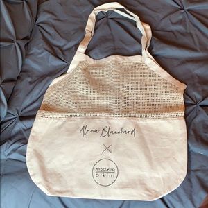 LAST ONE 🌟 Alana Blanchard x Moana Bikini Tote
